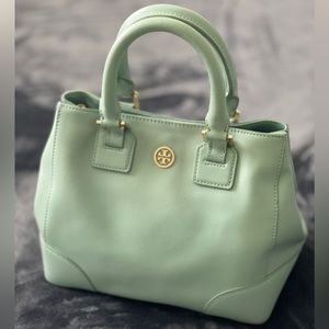 Perfect condition. Included original bag.